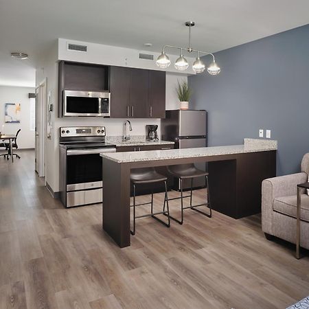 Stayapt Suites Charlotte North 헌터스빌 외부 사진