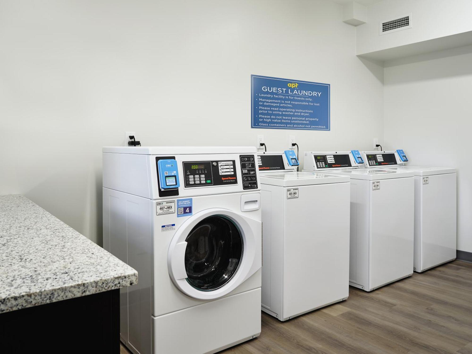 Stayapt Suites Charlotte North 헌터스빌 외부 사진