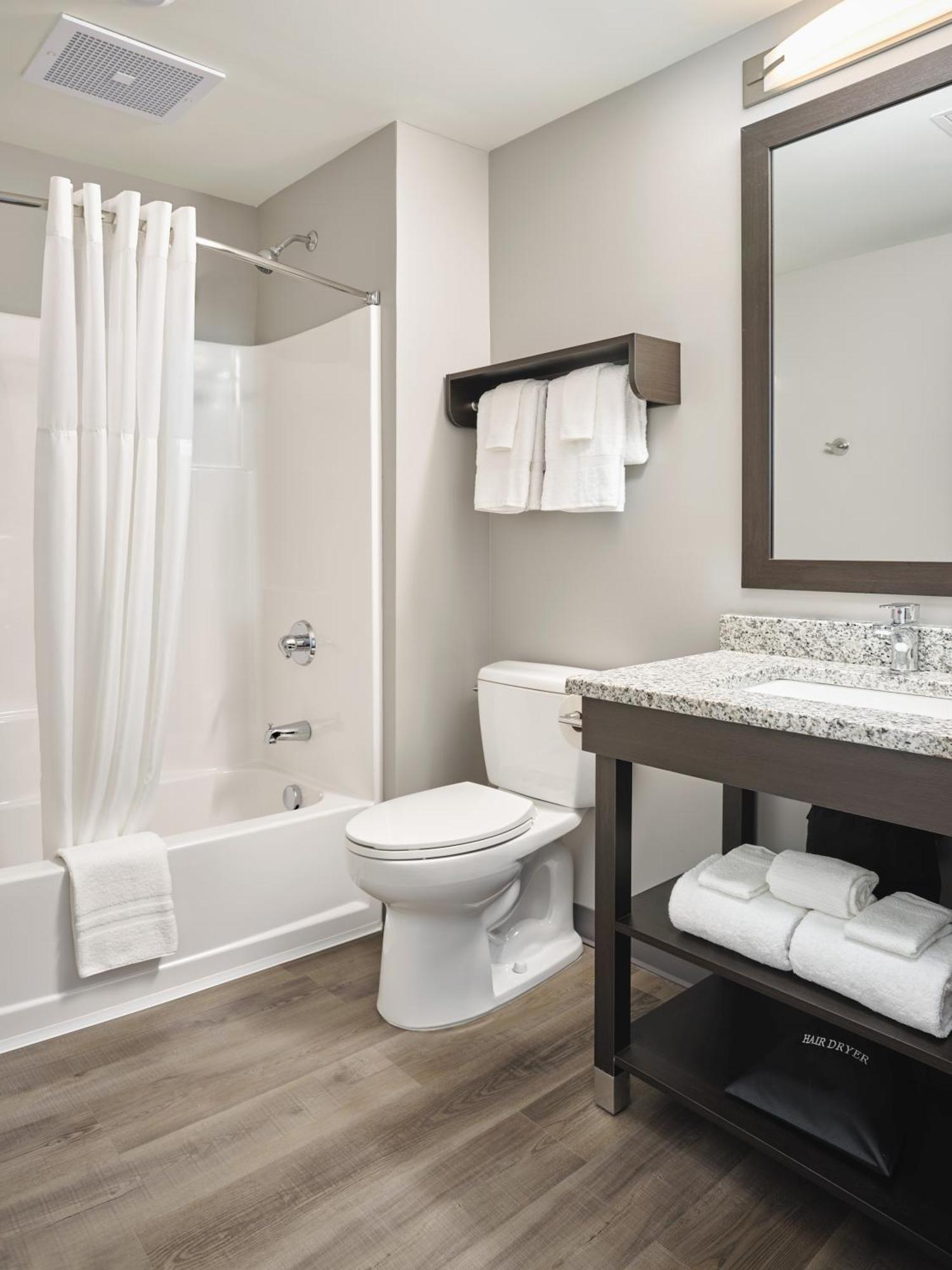 Stayapt Suites Charlotte North 헌터스빌 외부 사진