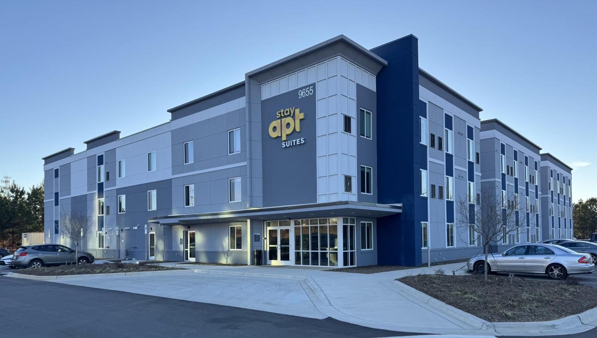 Stayapt Suites Charlotte North 헌터스빌 외부 사진