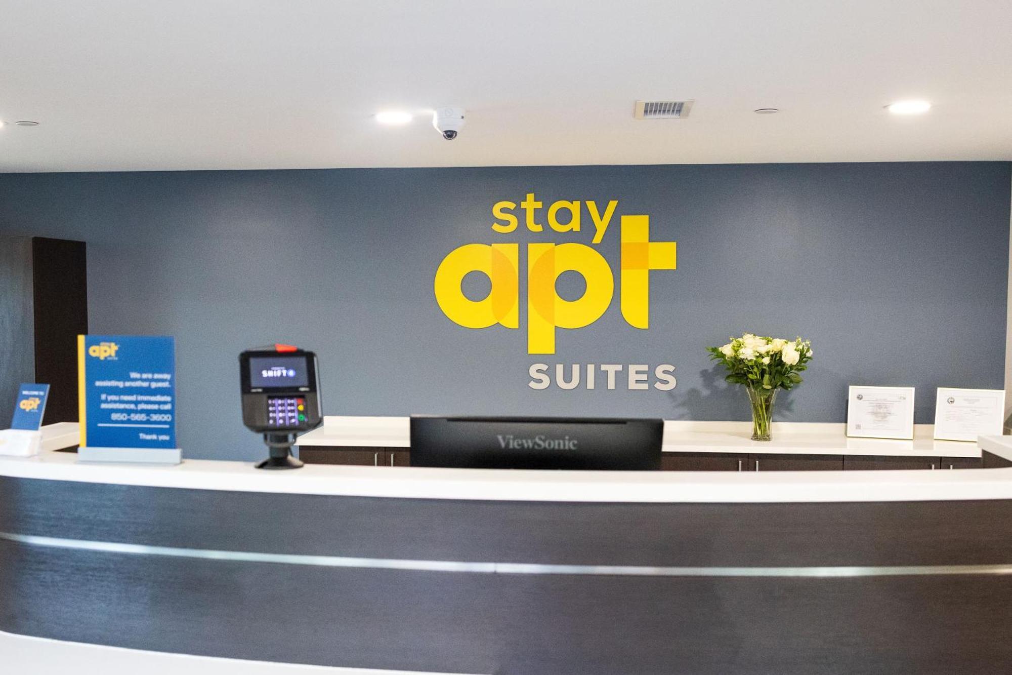 Stayapt Suites Charlotte North 헌터스빌 외부 사진